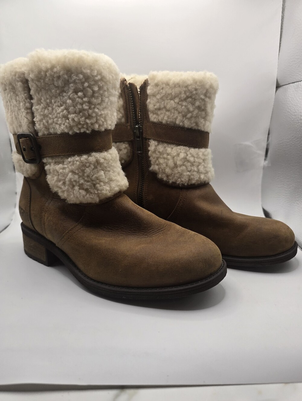 UGG Australian Women's Chestnut Bayre II Buckled Sheepskin Boots Size 7.5